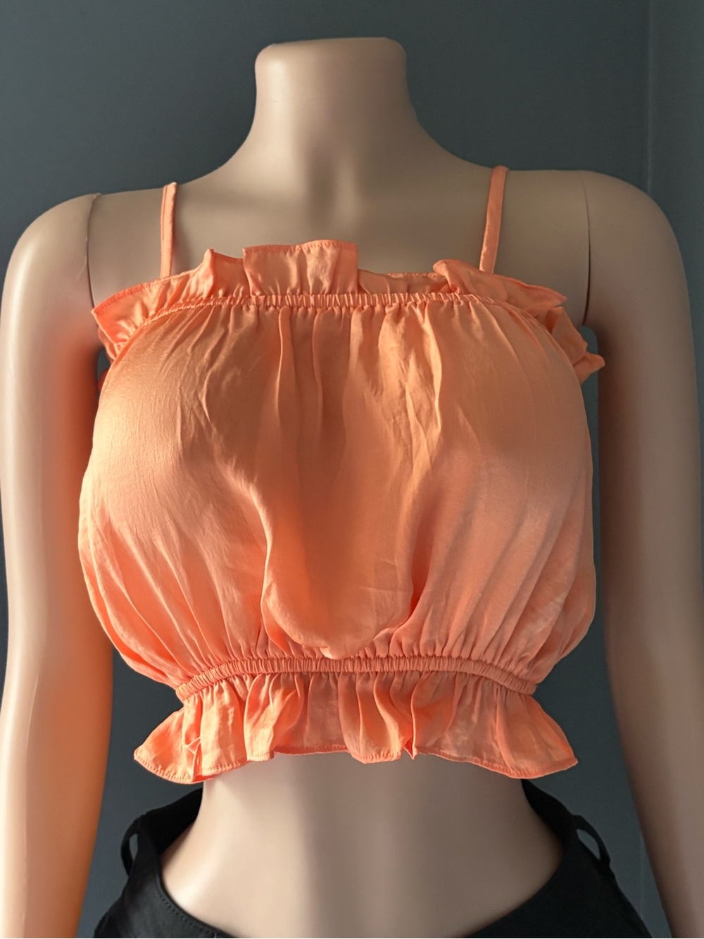 Women’s Guess Peach Ruffle Crop Tank Top